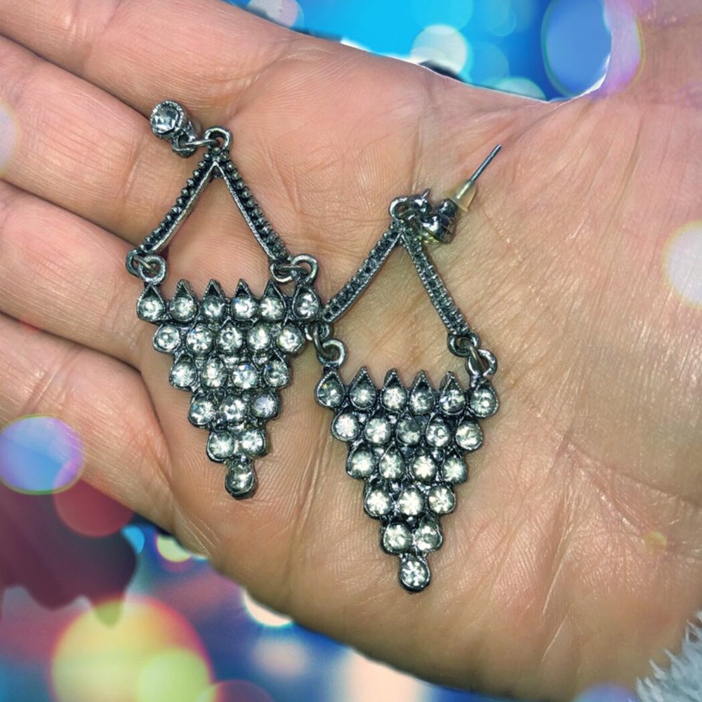 ♦️5 for $25♦️ Dangling earings